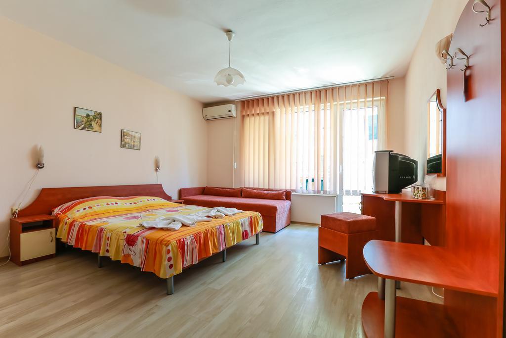 Guest House ,, Ekaterina" Nesebar Exterior foto