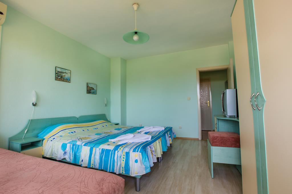 Guest House ,, Ekaterina" Nesebar Exterior foto