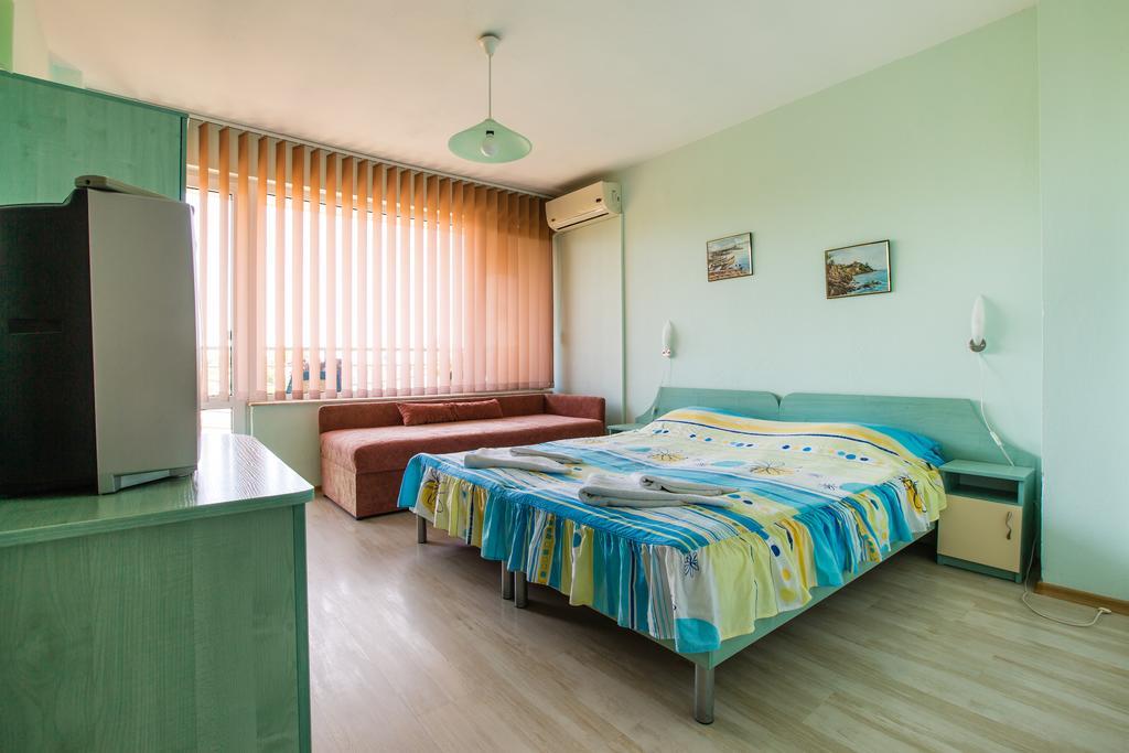 Guest House ,, Ekaterina" Nesebar Exterior foto